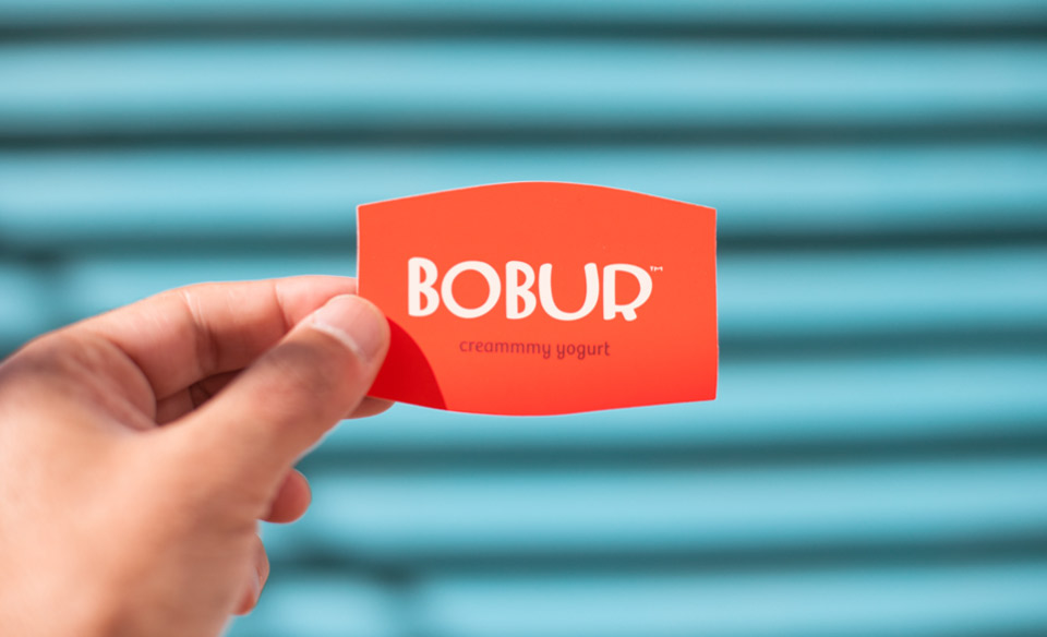 Tarjeta corporativa Bobur. Pixelarte estudio de diseño gráfico, creatividad y web.