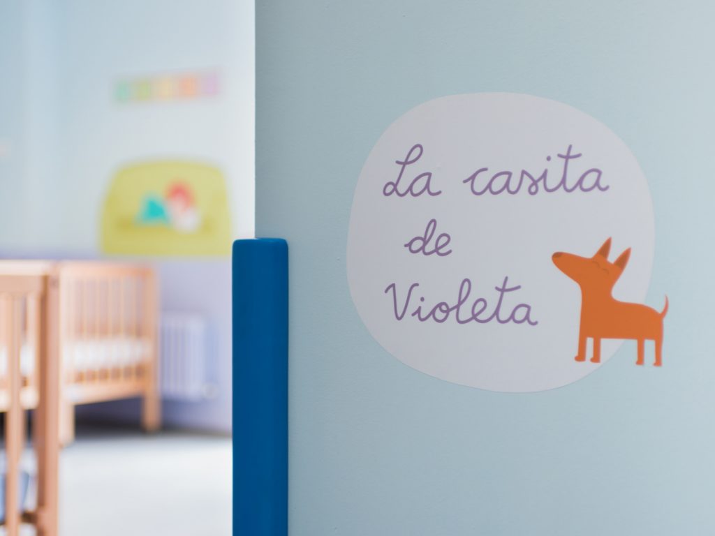 Diseño de interiores escuela infantil Xicotets - Rotulación y señalética - Estudio de diseño gráfico Valencia Pixelarte