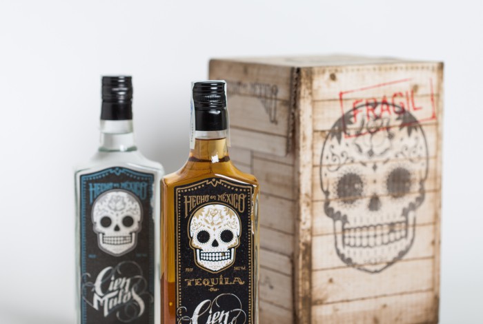 Diseño de etiquetas para bebida - Diseño de packaging botella tequila - Diseño de labelling para tequila Cien Malos - Estudio de diseño Valencia Pixelarte