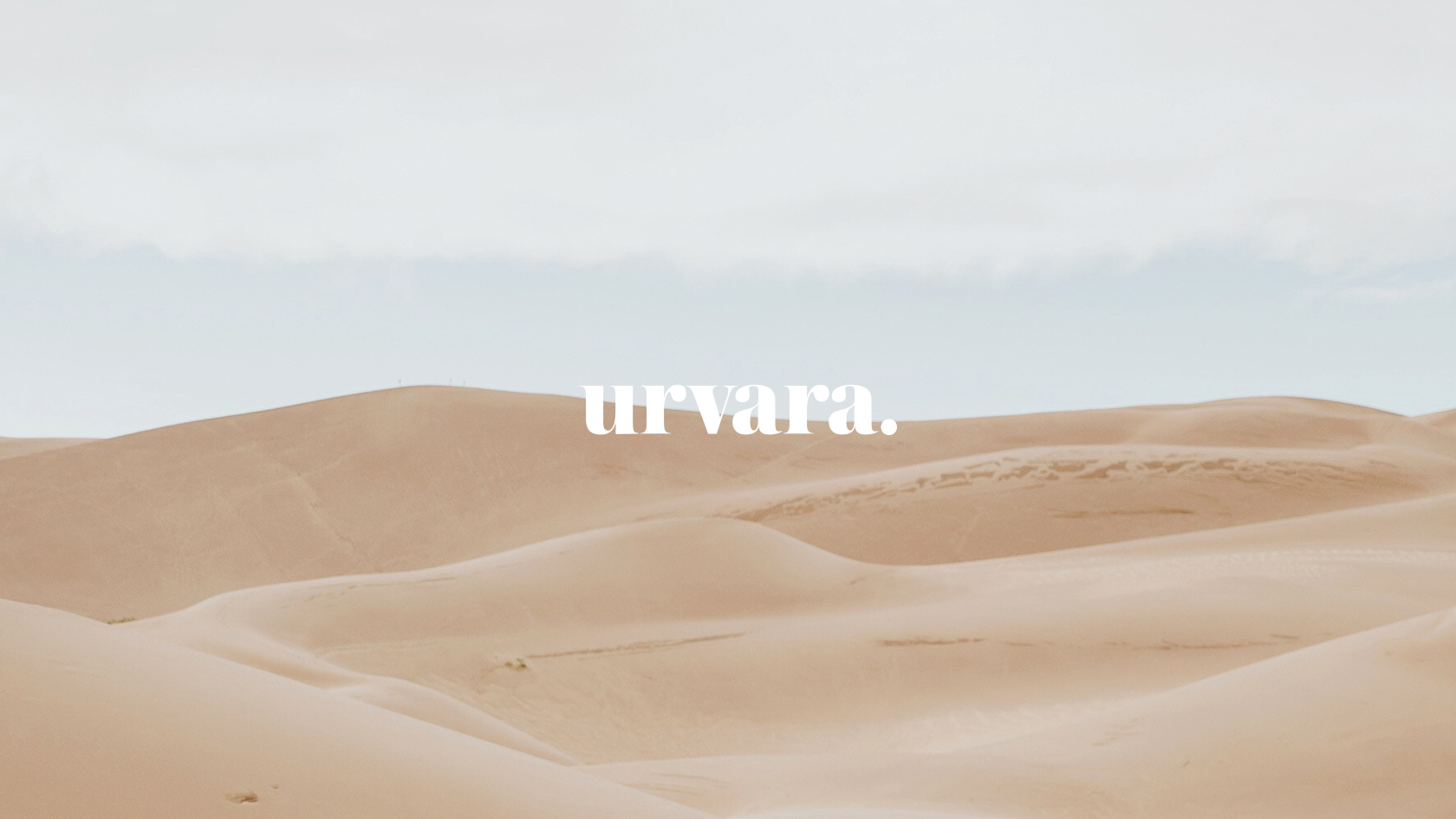 Diseño de identidad corporativa para marca de ropa sostenible - Branding para firma de slow fashion Urvara - Diseño de logotipo - Estudio de diseño gráfico en Valencia Pixelarte