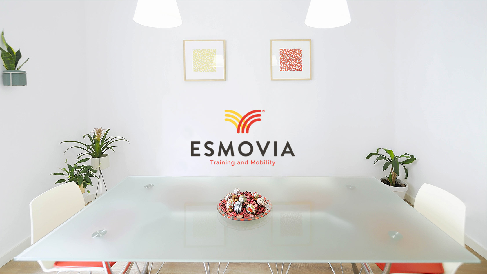 Diseño de interiores oficinas ESMOVIA - Diseño de oficinas - Diseño de espacios - Estudio de diseño gráfico Valencia Pixelarte