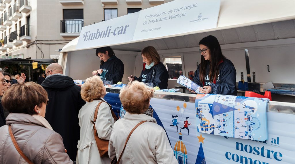 Campaña de publicidad Navidad 2018 - Campaña de comunicación Ayuntamiento de Valencia - Diseño de food truck - Diseño de papel de regalo - Street Marketing - Nadal al nostre comerç - Estudio de diseño gráfico Valencia Pixelarte