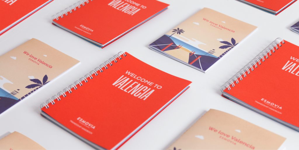 Pixelarte - Estudio de diseño gráfico - Diseño editorial Handbook para Esmovia