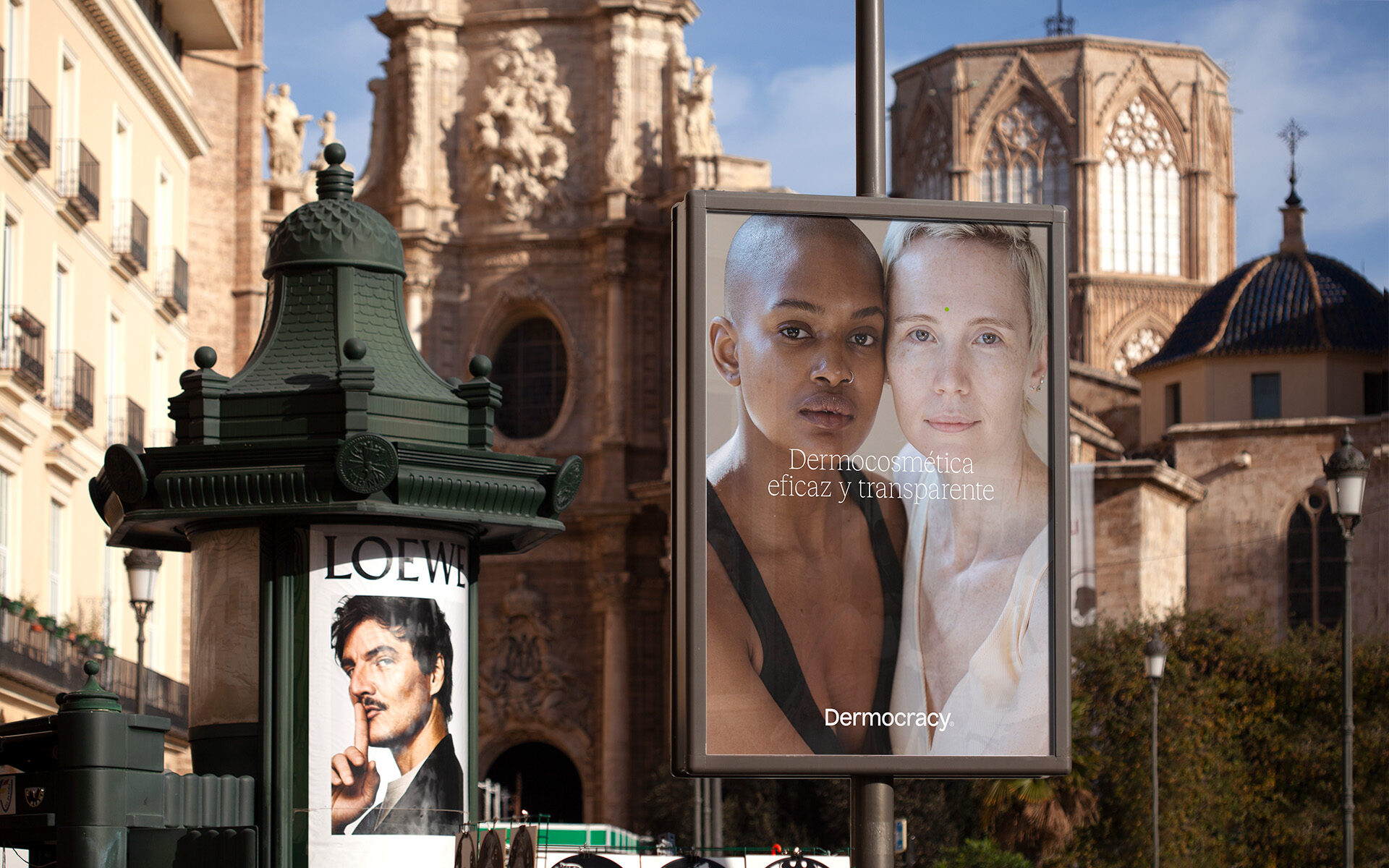 Pixelarte estudio de diseño - Dermocracy-diseño identidad corporativa y publicidad exterior cosméticos