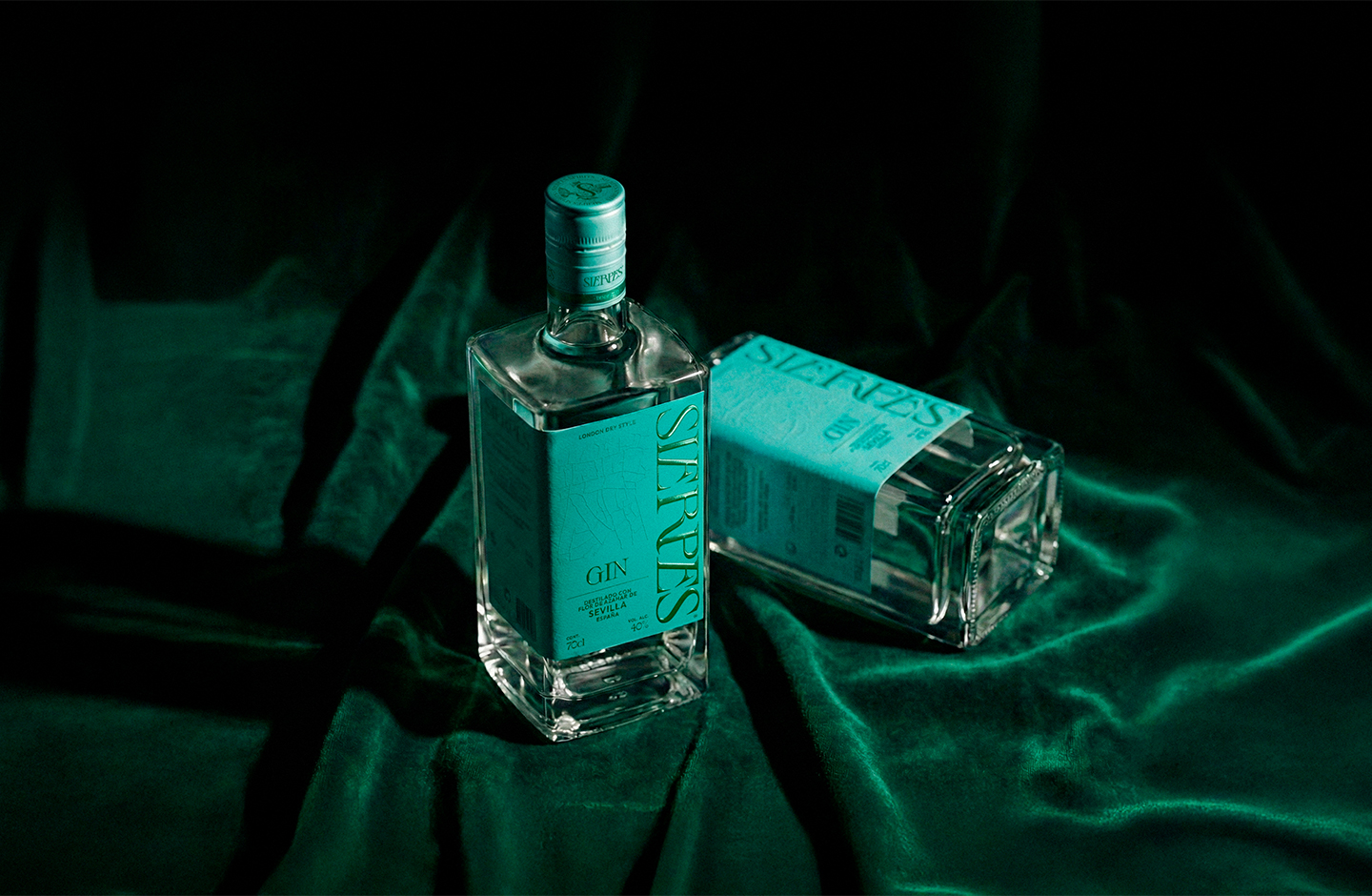 Pixelarte Studio - diseño de etiqueta para la ginebra Sierpes Gin